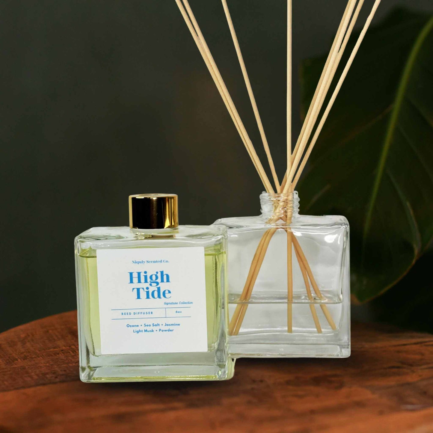 A crisp, sea breeze fragrance from the HighTide reed diffuser for a fresh atmosphere.
